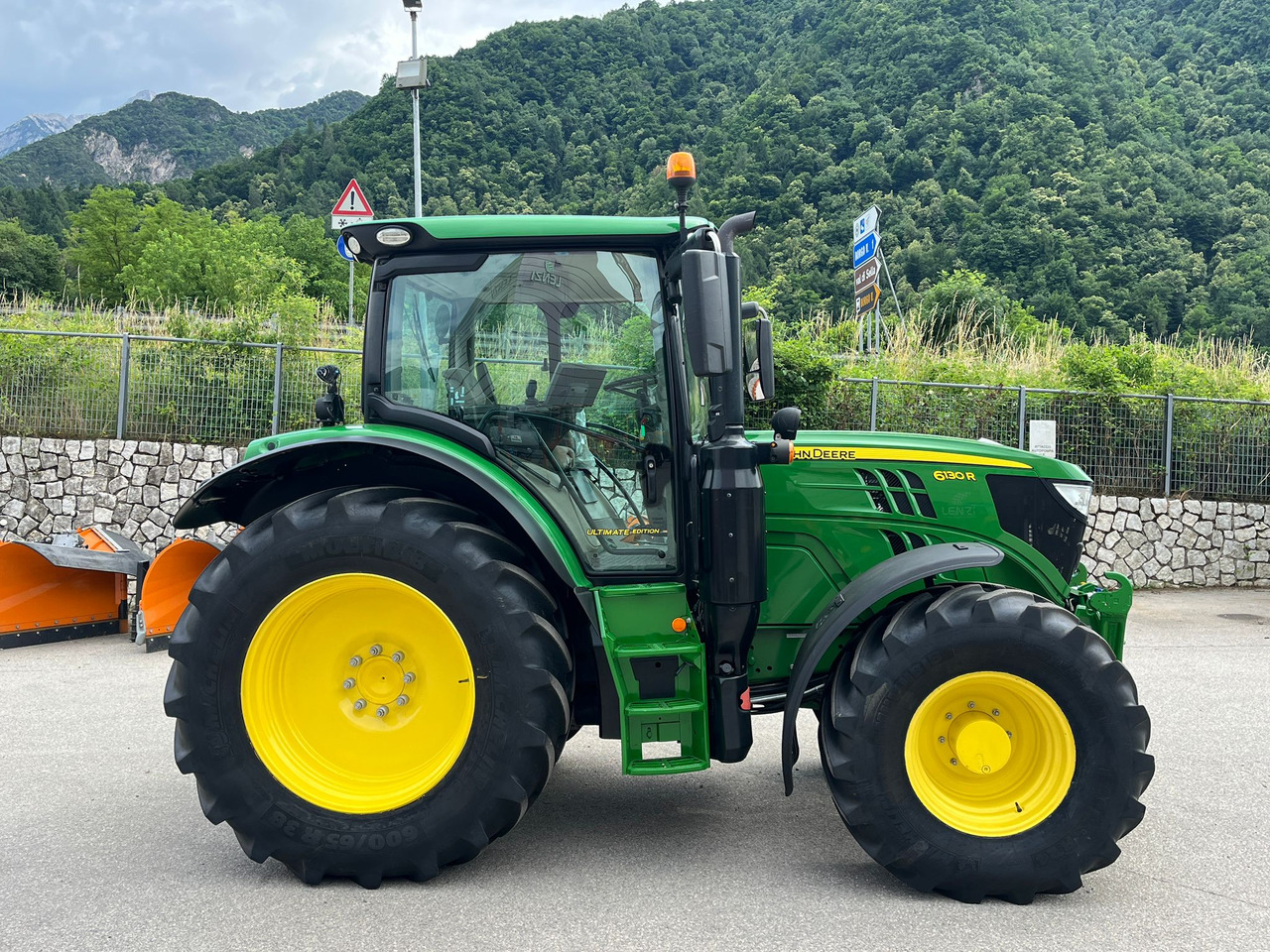 TRATTORE JOHN DEERE 6130R - Tracteur agricole: photos 5 TRATTORE JOHN DEERE 6130R - Tracteur agricole: photos 5