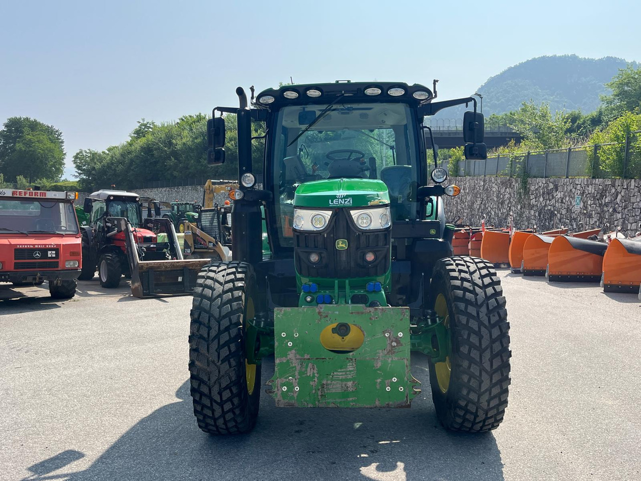 TRATTORE JOHN DEERE 6130R - Tracteur agricole: photos 3 TRATTORE JOHN DEERE 6130R - Tracteur agricole: photos 3