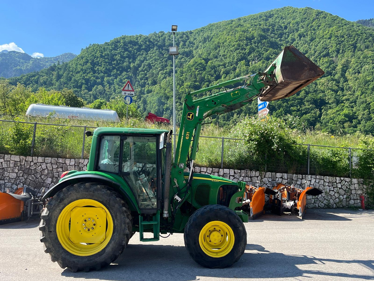 TRATTORE JOHN DEERE 6320 - Tracteur agricole: photos 4 TRATTORE JOHN DEERE 6320 - Tracteur agricole: photos 4