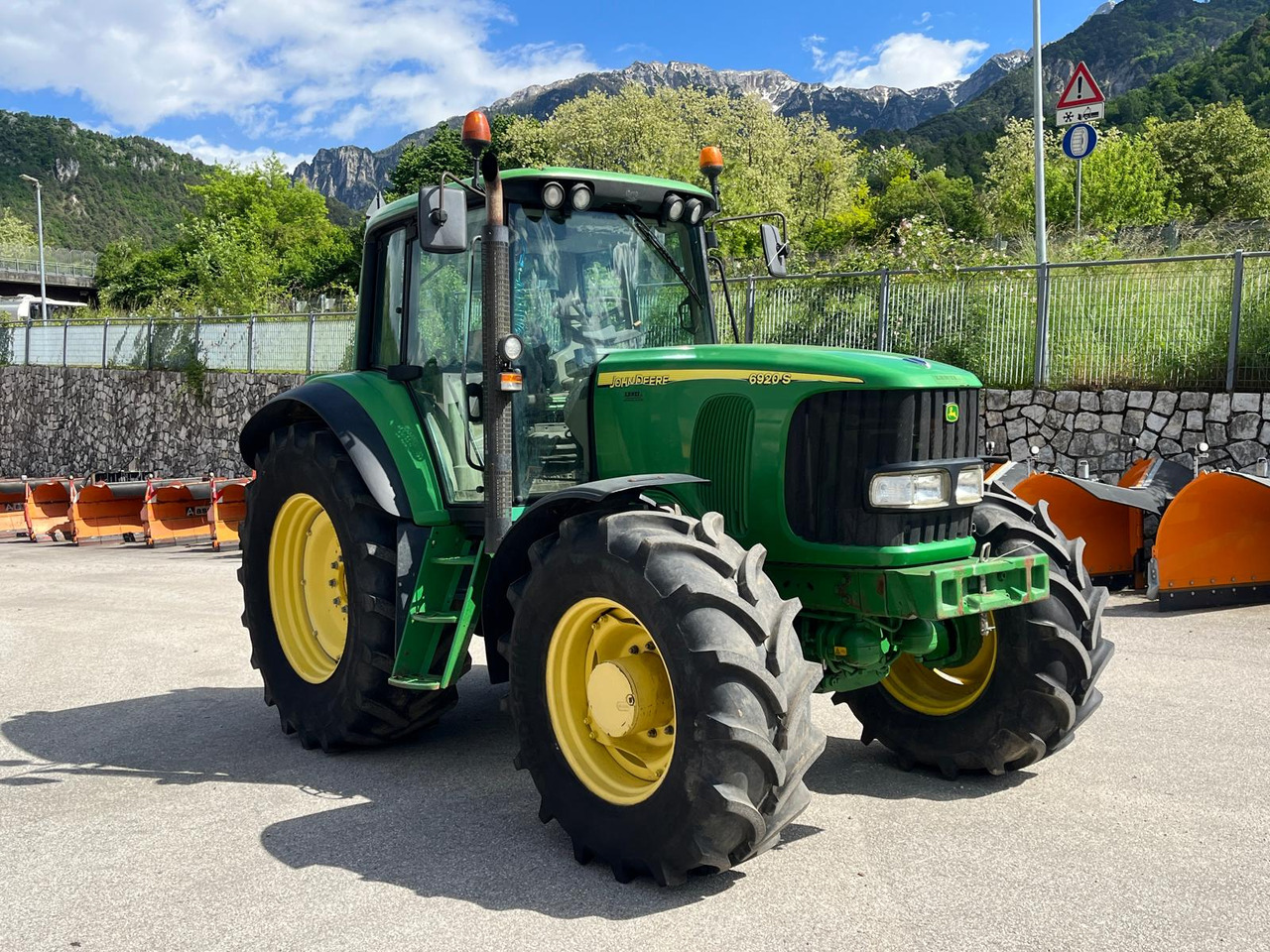 TRATTORE JOHN DEERE 6920S - Tracteur agricole: photos 3 TRATTORE JOHN DEERE 6920S - Tracteur agricole: photos 3