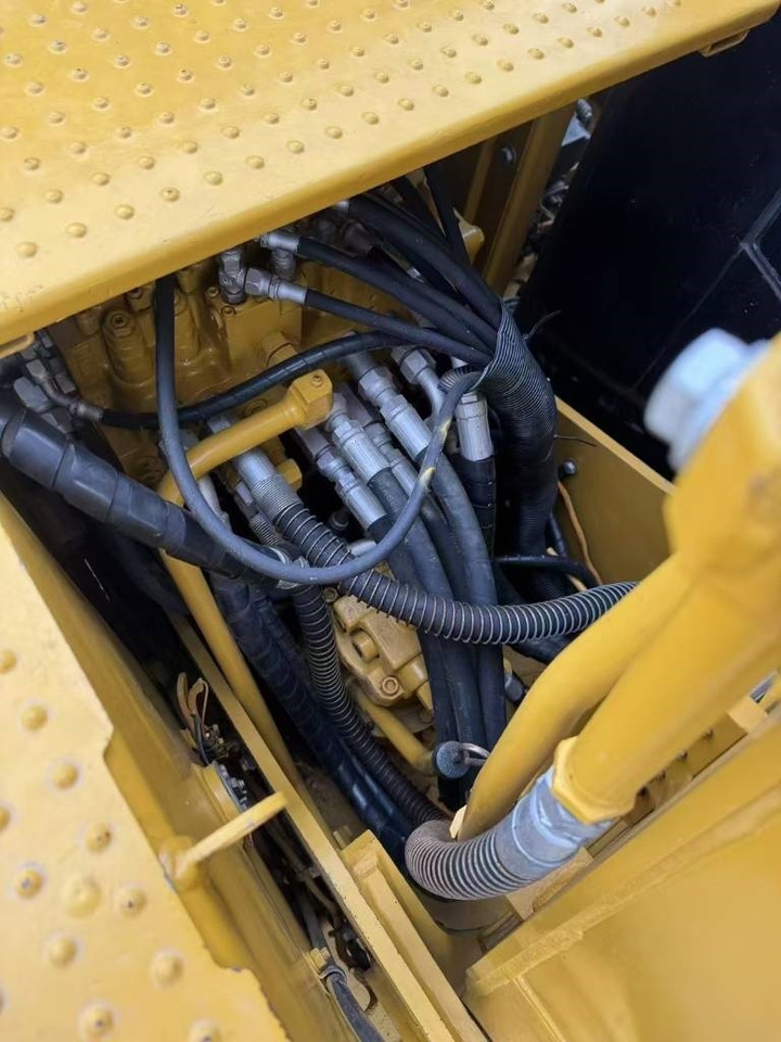 CAT 312 - Pelle sur chenille: photos 2 CAT 312 - Pelle sur chenille: photos 2