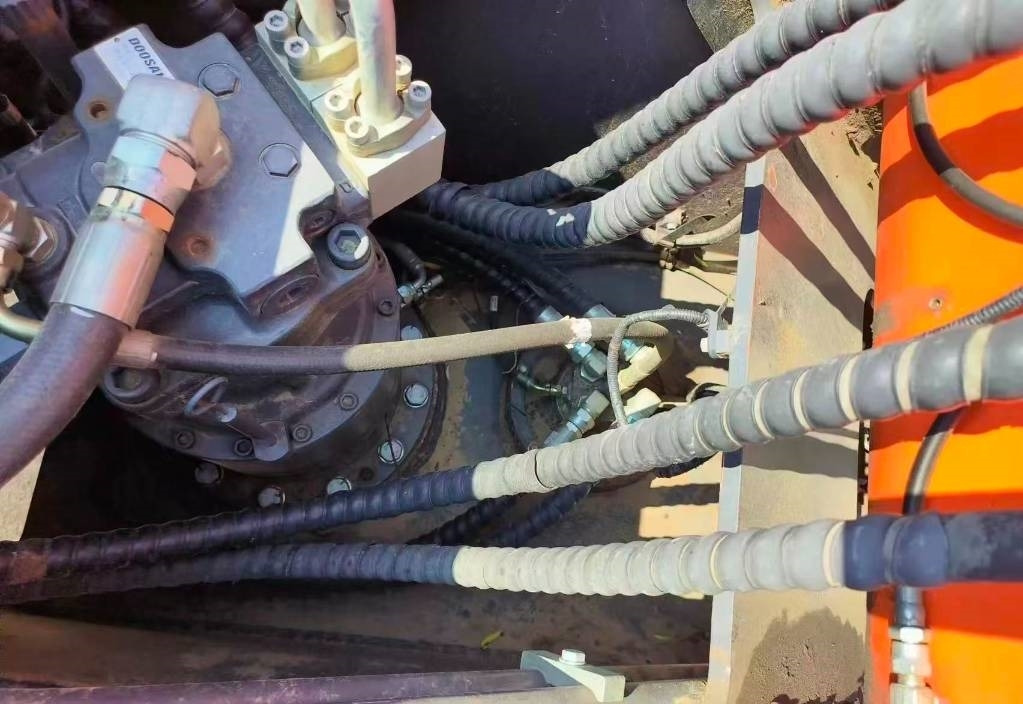 Doosan DX 200 - Pelle sur chenille: photos 4 Doosan DX 200 - Pelle sur chenille: photos 4