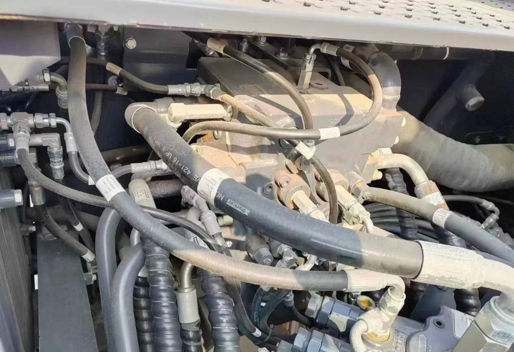 Doosan DX 220 - Pelle sur chenille: photos 4 Doosan DX 220 - Pelle sur chenille: photos 4