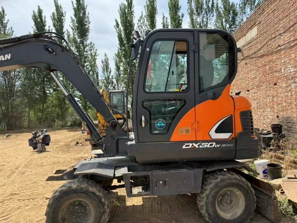 Doosan DX 60 - Pelle sur chenille: photos 5 Doosan DX 60 - Pelle sur chenille: photos 5