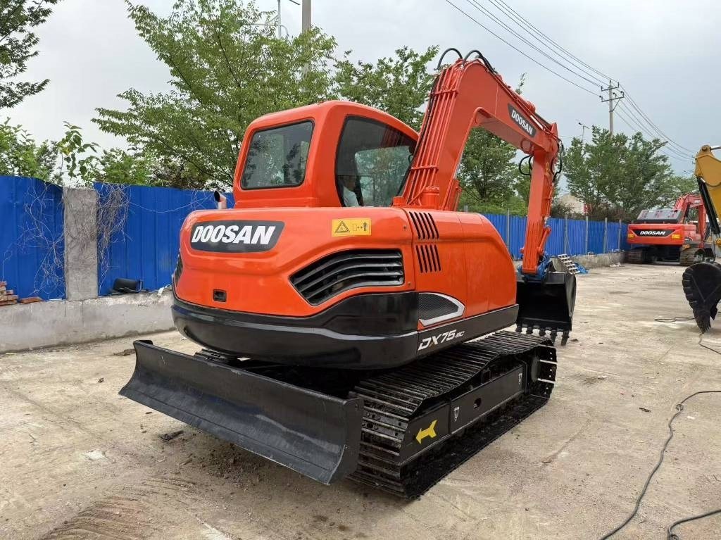 Doosan DX 75 - Pelle sur chenille: photos 5 Doosan DX 75 - Pelle sur chenille: photos 5