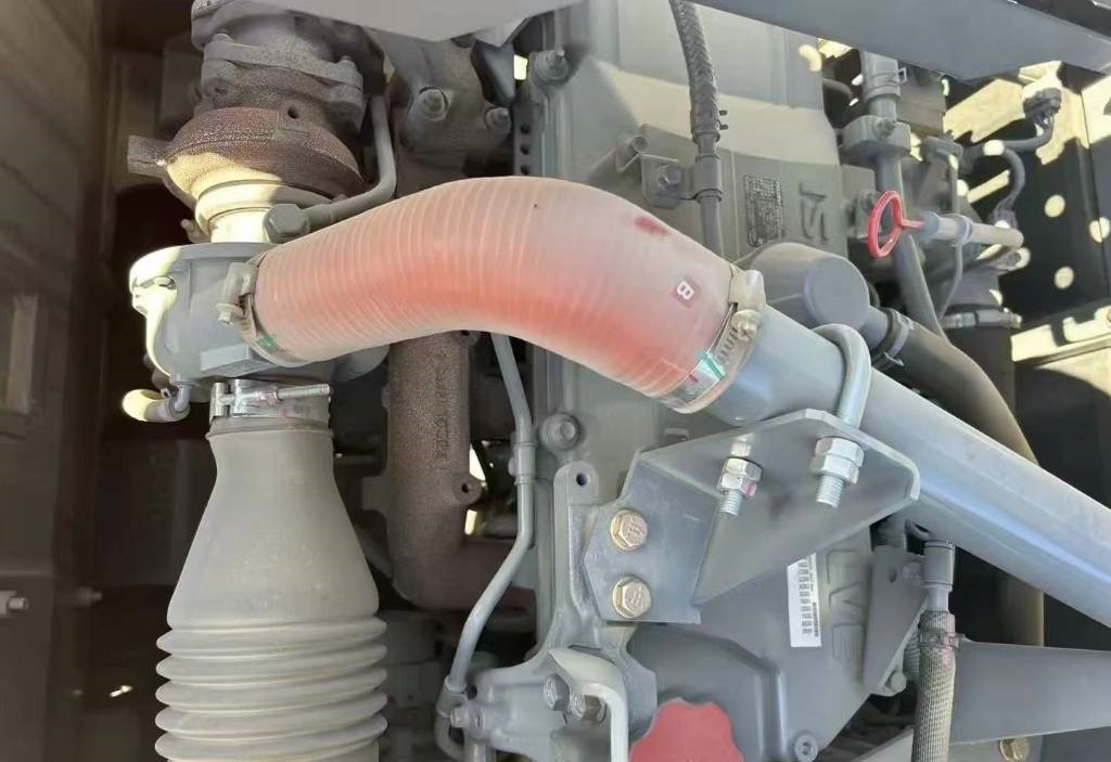 Hitachi 250 - Pelle sur chenille: photos 2 Hitachi 250 - Pelle sur chenille: photos 2