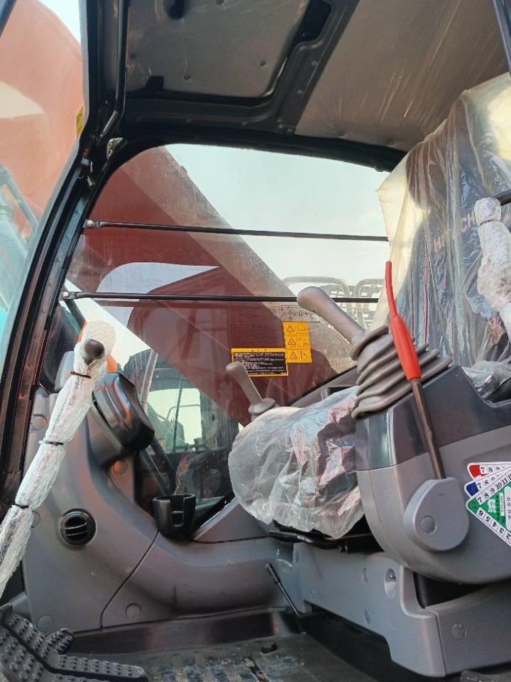 Hitachi ZX 240 - Pelle sur chenille: photos 5 Hitachi ZX 240 - Pelle sur chenille: photos 5