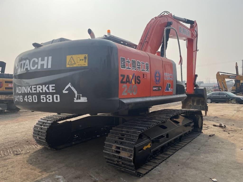 Hitachi ZX 240 - Pelle sur chenille: photos 3 Hitachi ZX 240 - Pelle sur chenille: photos 3