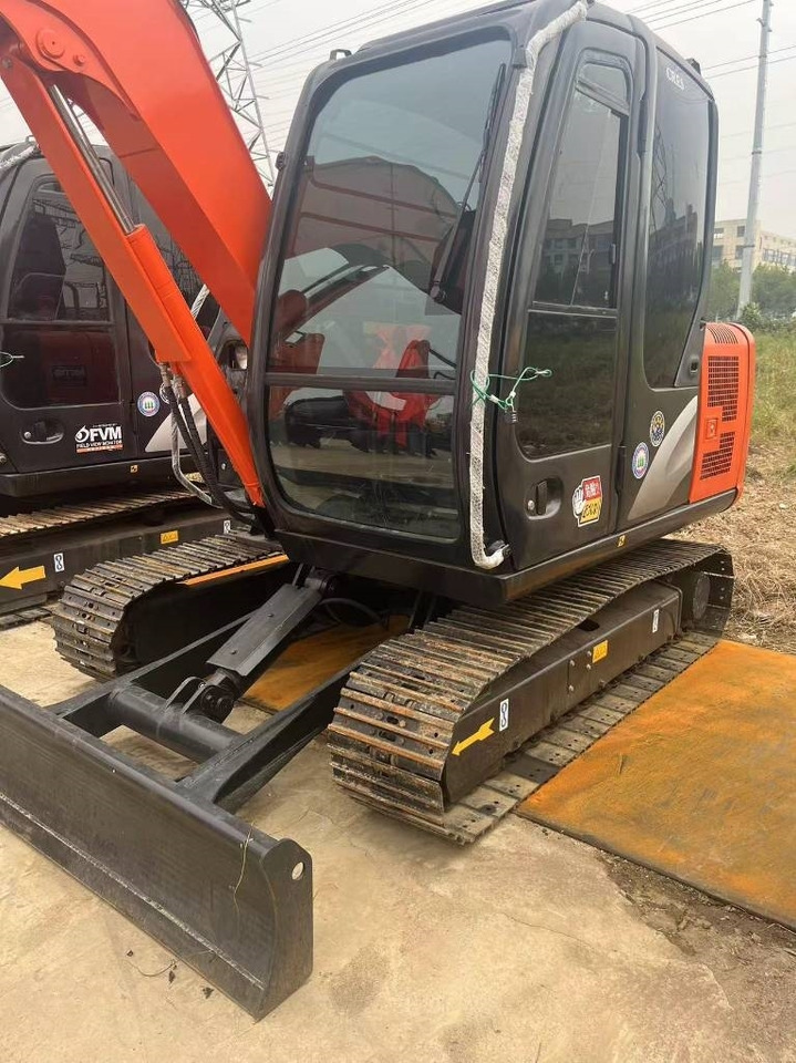 Hitachi zaxis60 - Pelle sur chenille: photos 1 Hitachi zaxis60 - Pelle sur chenille: photos 1