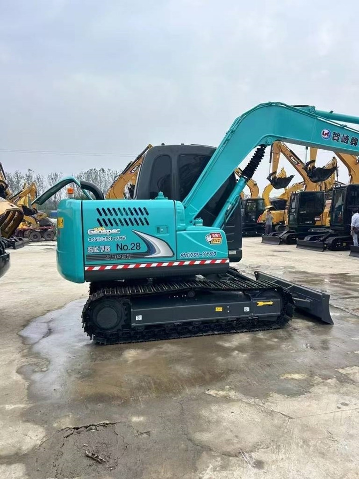 Kobelco SK 75 - Pelle sur chenille: photos 5 Kobelco SK 75 - Pelle sur chenille: photos 5