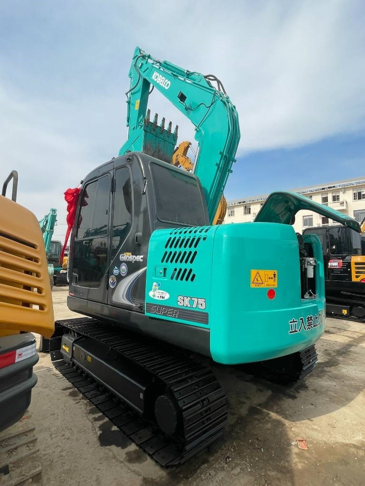 Kobelco SK 75 - Pelle sur chenille: photos 4 Kobelco SK 75 - Pelle sur chenille: photos 4