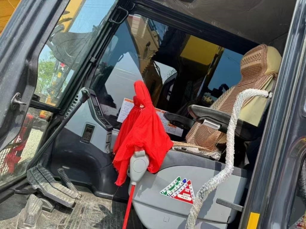 Komatsu PC 130 - Pelle sur chenille: photos 4 Komatsu PC 130 - Pelle sur chenille: photos 4