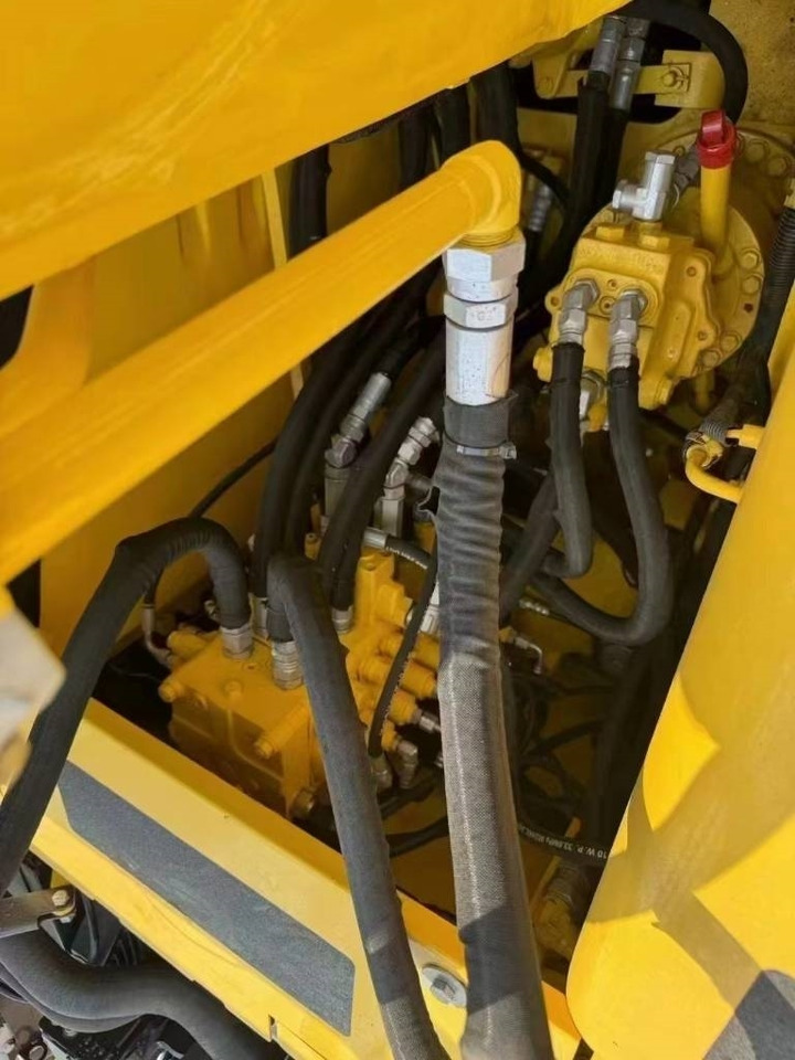 Komatsu PC 130 - Pelle sur chenille: photos 5 Komatsu PC 130 - Pelle sur chenille: photos 5