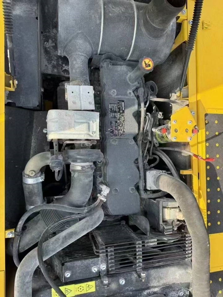 Komatsu PC 220-8 - Pelle sur chenille: photos 2 Komatsu PC 220-8 - Pelle sur chenille: photos 2