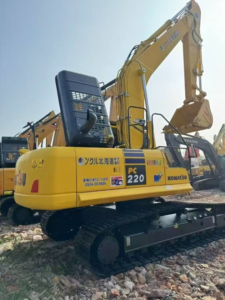 Komatsu PC 220 - Pelle sur chenille: photos 4 Komatsu PC 220 - Pelle sur chenille: photos 4