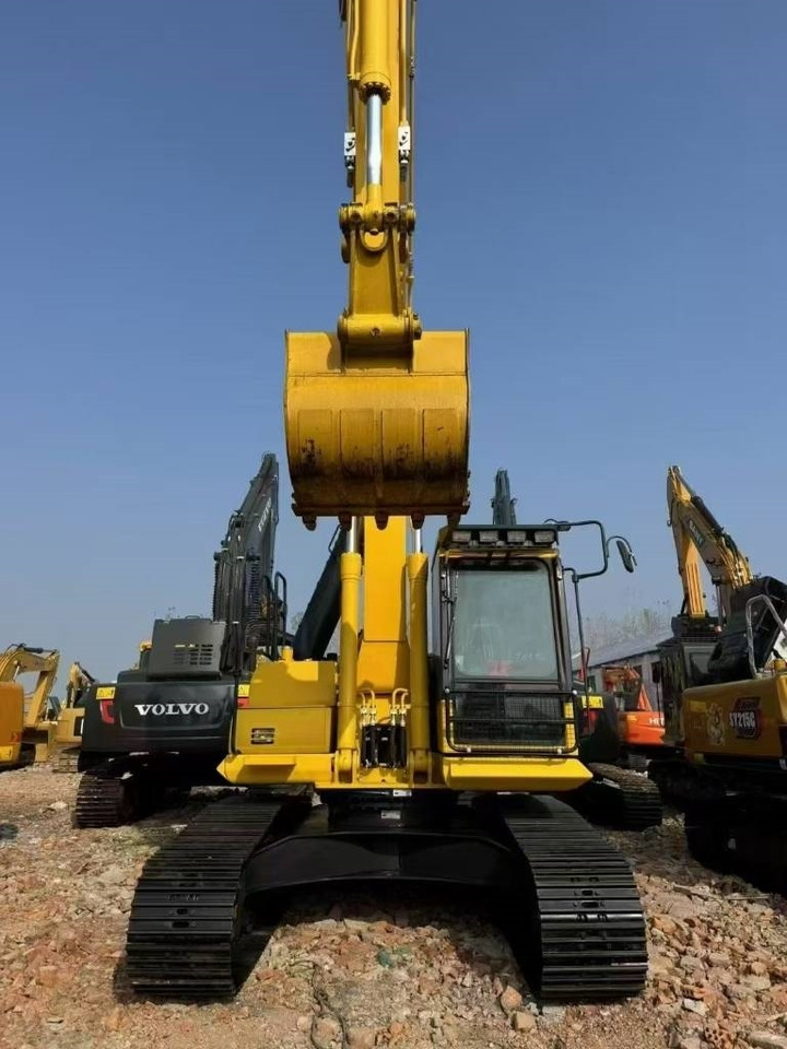 Komatsu PC 220 - Pelle sur chenille: photos 3 Komatsu PC 220 - Pelle sur chenille: photos 3