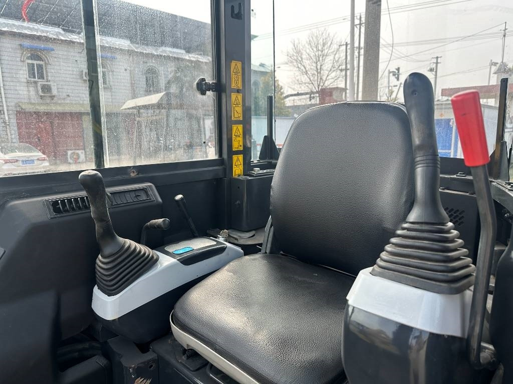 Komatsu PC 40 - Mini pelle: photos 4 Komatsu PC 40 - Mini pelle: photos 4