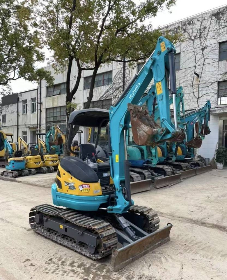 Kubota U 25 - Mini pelle: photos 1 Kubota U 25 - Mini pelle: photos 1