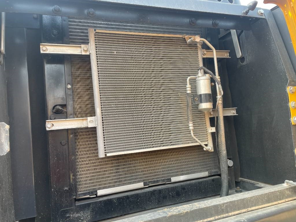 Volvo EC 210 - Pelle sur chenille: photos 3 Volvo EC 210 - Pelle sur chenille: photos 3