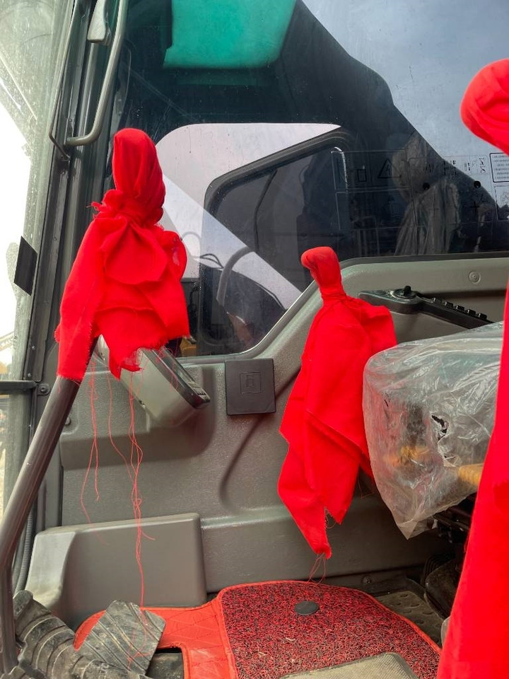 Volvo EC 240 - Pelle sur chenille: photos 4 Volvo EC 240 - Pelle sur chenille: photos 4