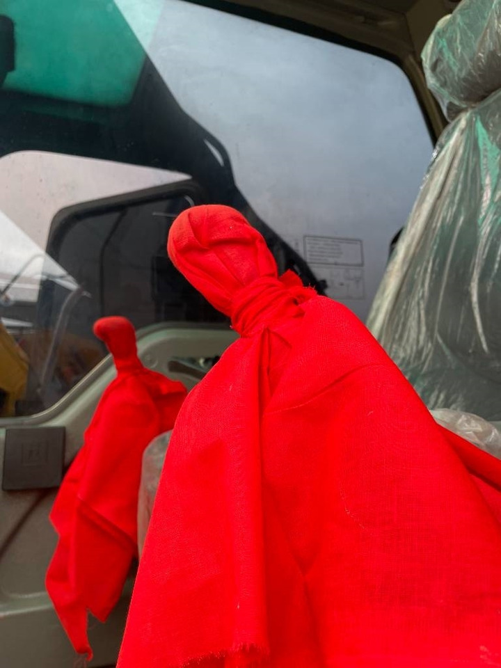 Volvo EC 240 - Pelle sur chenille: photos 3 Volvo EC 240 - Pelle sur chenille: photos 3