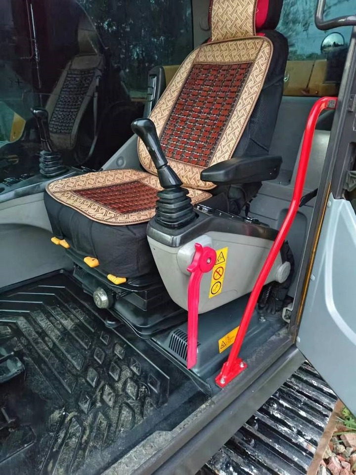 Volvo EC 300 - Pelle sur chenille: photos 2 Volvo EC 300 - Pelle sur chenille: photos 2