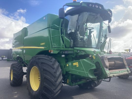 John Deere S680 - Moissonneuse-batteuse: photos 2 John Deere S680 - Moissonneuse-batteuse: photos 2