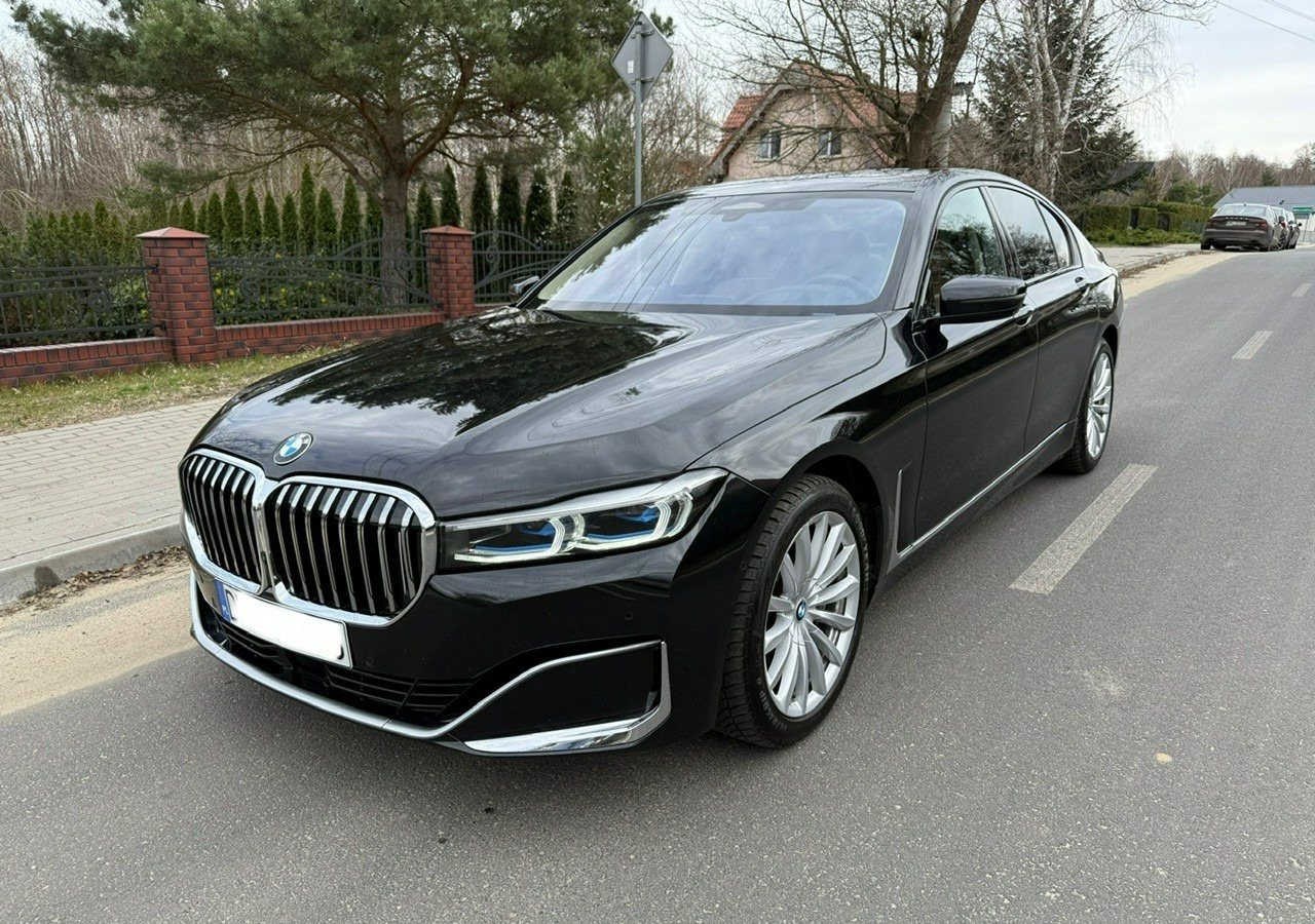 BMW SERIA 7 II (G11/G12) BMW SERIA 7 740d Xdrive 340KM Luxury+Exclusive Masaże Adaptiv Oś Lasery 2022 FV2 - Voiture: photos 4 BMW SERIA 7 II (G11/G12) BMW SERIA 7 740d Xdrive 340KM Luxury+Exclusive Masaże Adaptiv Oś Lasery 2022 FV2 - Voiture: photos 4