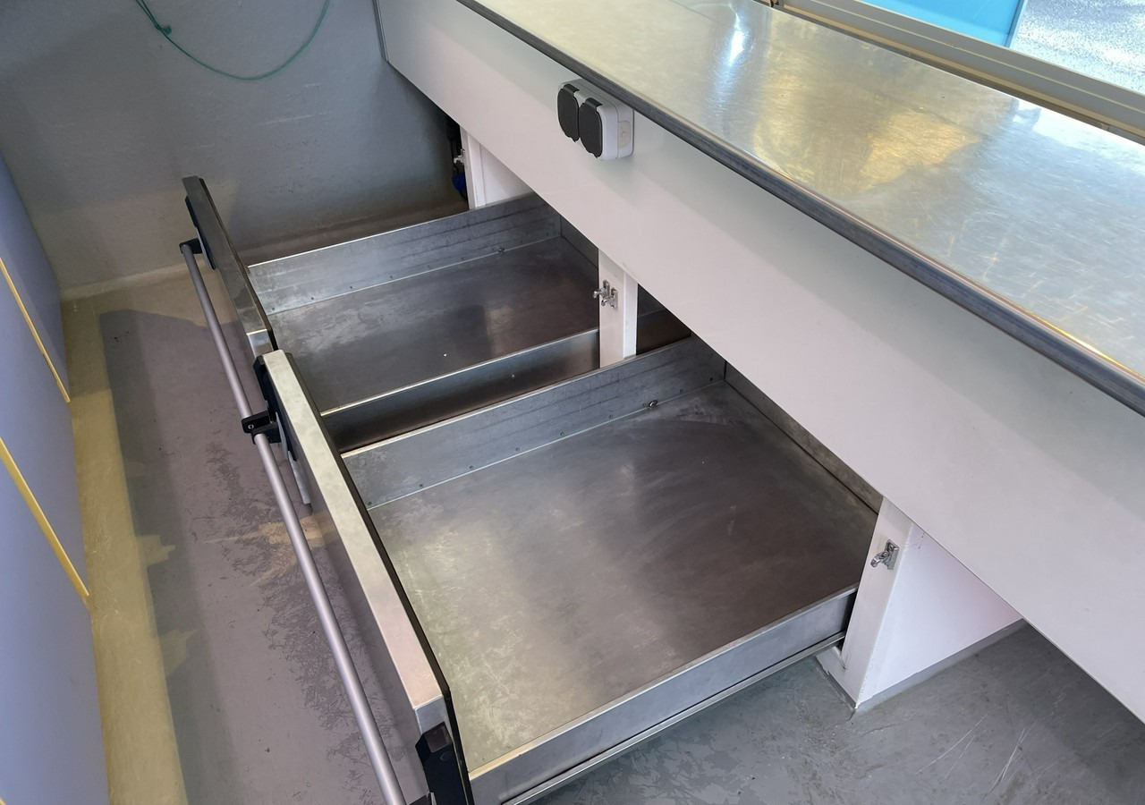 Fiat Ducato Autosklep Ryb Gastronomiczny food truck foodtruck sklep 112tkm BORCO - Camion magasin: photos 4 Fiat Ducato Autosklep Ryb Gastronomiczny food truck foodtruck sklep 112tkm BORCO - Camion magasin: photos 4