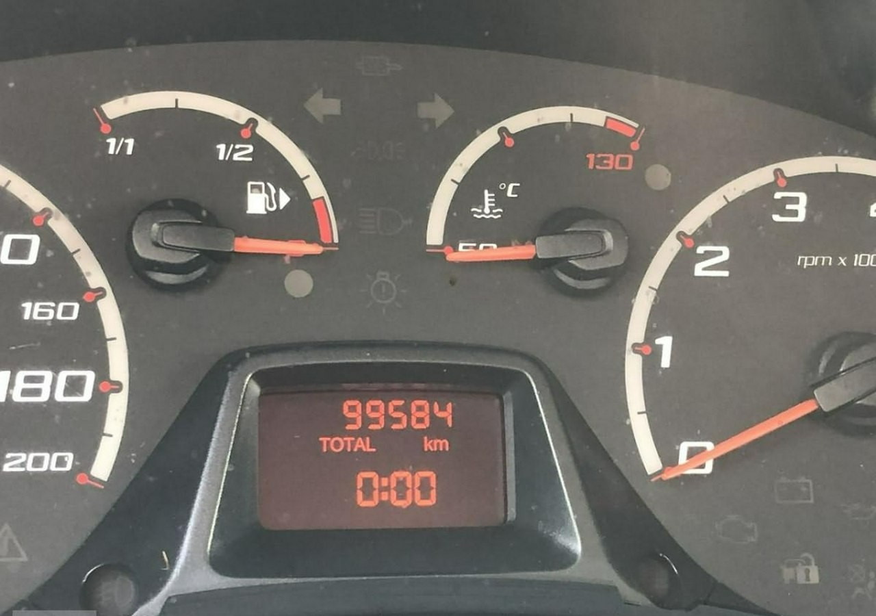 Voiture à hayon Ford KA II Ford KA 1,3 tdci 75KM 2012: photos 12 Voiture à hayon Ford KA II Ford KA 1,3 tdci 75KM 2012: photos 12