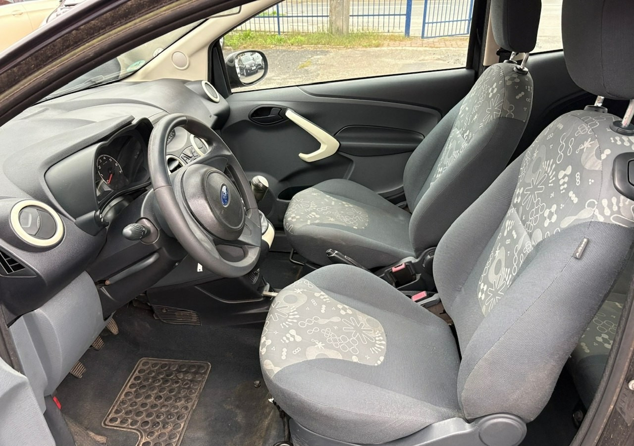 Voiture à hayon Ford KA II Ford KA 1,3 tdci 75KM 2012: photos 9 Voiture à hayon Ford KA II Ford KA 1,3 tdci 75KM 2012: photos 9