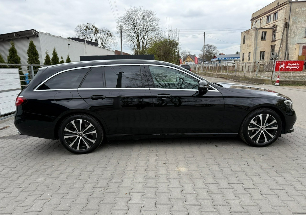 Mercedes-Benz Klasa E E300de EQ-Power Hybrid 50km na prądzie 2.0d 306KM Avantgarde Panoram - Voiture: photos 5 Mercedes-Benz Klasa E E300de EQ-Power Hybrid 50km na prądzie 2.0d 306KM Avantgarde Panoram - Voiture: photos 5
