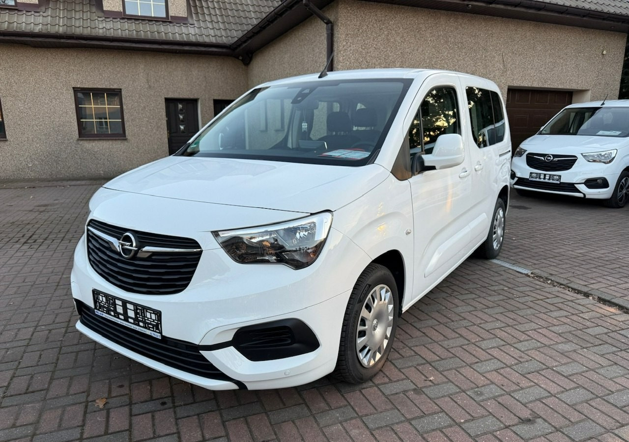 Opel Combo IV Combo Life Combo do przewozu Niepełnosprawnych inwalida rampa Model 2021 - Voiture: photos 2 Opel Combo IV Combo Life Combo do przewozu Niepełnosprawnych inwalida rampa Model 2021 - Voiture: photos 2