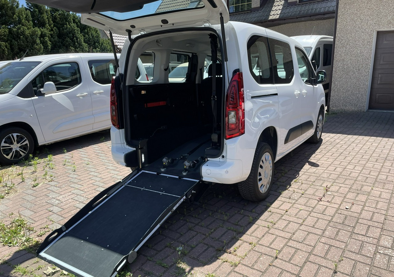Opel Combo IV Opel Combo Life Niepełnosprawnych inwalida Rampa 32105 km Model 2022 - Voiture: photos 3 Opel Combo IV Opel Combo Life Niepełnosprawnych inwalida Rampa 32105 km Model 2022 - Voiture: photos 3