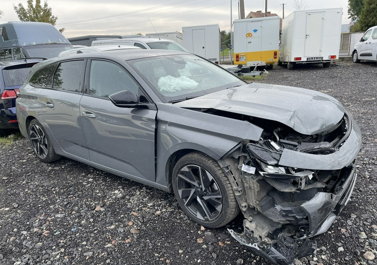 Peugeot 308 P5 Peugeot 308 1.5-131KM BlueHDi Allure Pack S&S EAT8 Salon PL 2024 - Voiture break: photos 3 Peugeot 308 P5 Peugeot 308 1.5-131KM BlueHDi Allure Pack S&S EAT8 Salon PL 2024 - Voiture break: photos 3