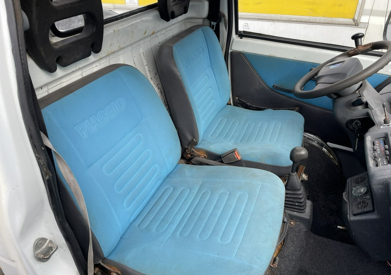 Piaggio Piaggio PFAU Wywrotka 4X4 posypywarka odśnieżarka pług 2009 — crédit-bail Piaggio Piaggio PFAU Wywrotka 4X4 posypywarka odśnieżarka pług 2009: photos 6