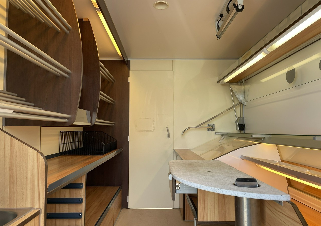Renault Master Autosklep pieczyw Sklep Gastronomiczny Food Truck Foodtruck Borco 20 - Camion magasin: photos 2 Renault Master Autosklep pieczyw Sklep Gastronomiczny Food Truck Foodtruck Borco 20 - Camion magasin: photos 2
