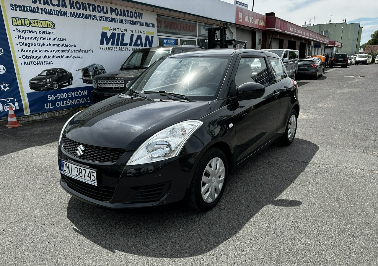 Suzuki Swift V Suzuki Swift 1.2-94KM Klima Model 2012 - Voiture: photos 2 Suzuki Swift V Suzuki Swift 1.2-94KM Klima Model 2012 - Voiture: photos 2