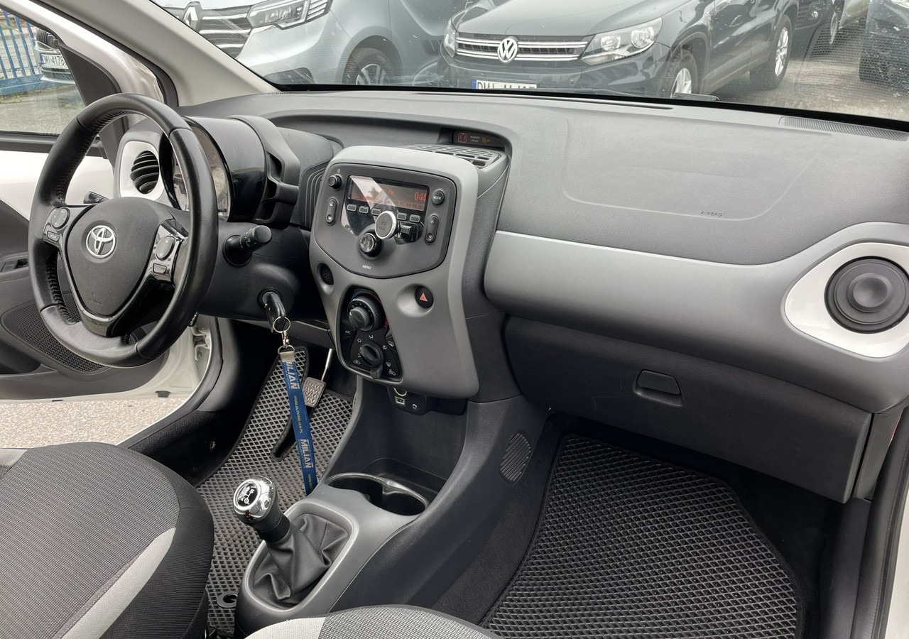 Voiture Toyota Aygo II Toyota Aygo 1.0 VVT-i JBL Edition bezyna+LPG Salon PL 2020: photos 11
