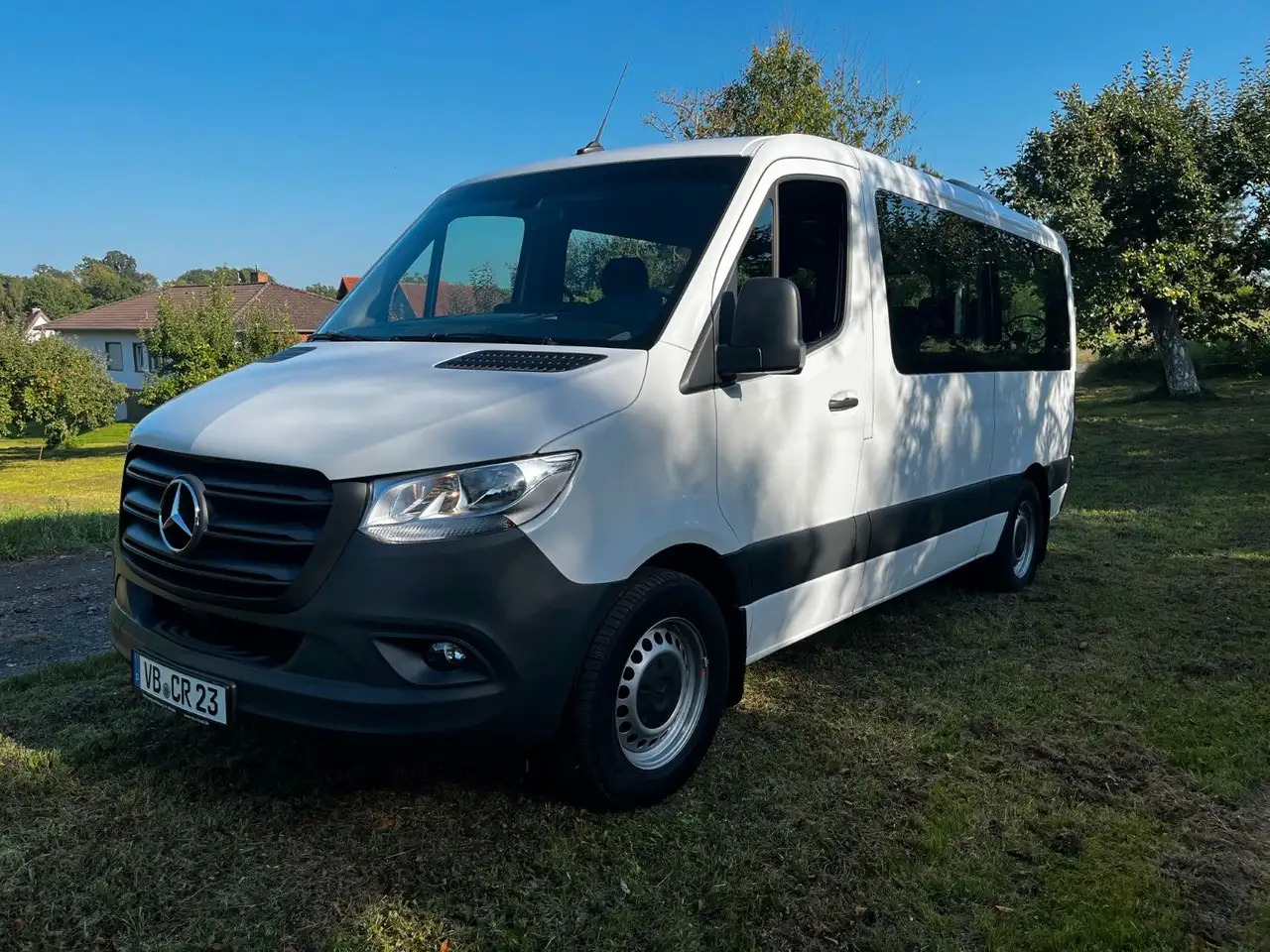 Mercedes-Benz Sprinter 215 KOMBI TOURER DACHKLIMA 9-SITZE - Minibus, Transport de personnes: photos 1 Mercedes-Benz Sprinter 215 KOMBI TOURER DACHKLIMA 9-SITZE - Minibus, Transport de personnes: photos 1