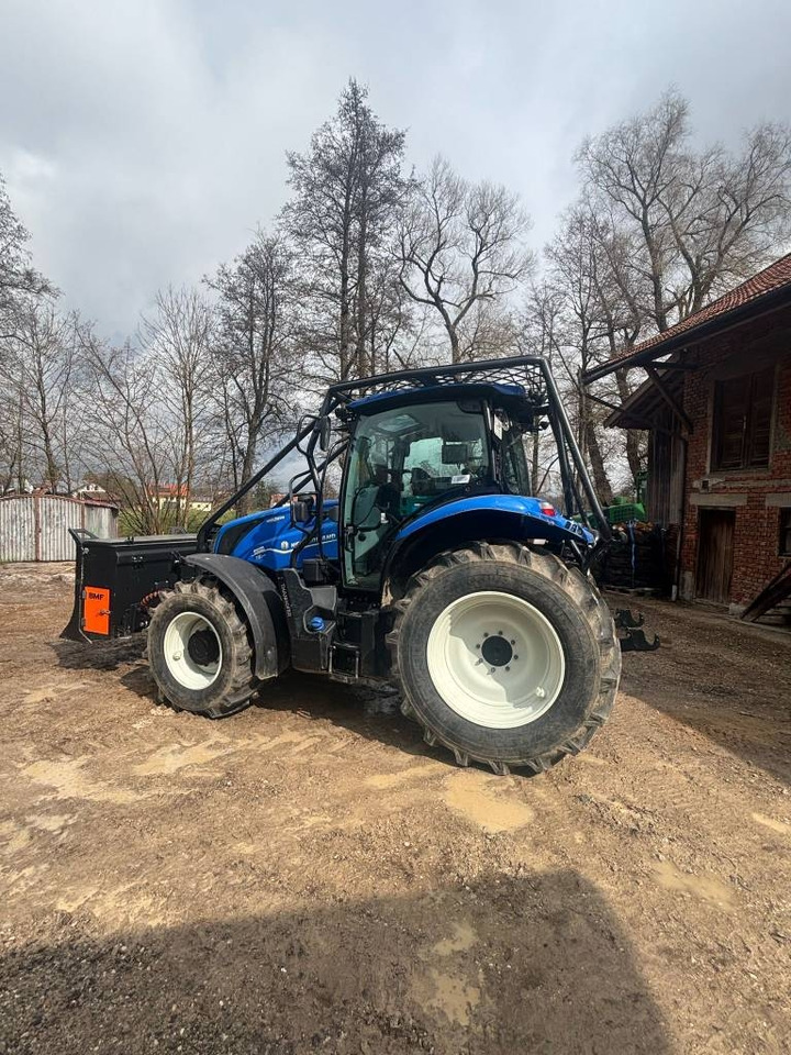 New Holland T5.110 AutoCommand - Tracteur forestier: photos 1 New Holland T5.110 AutoCommand - Tracteur forestier: photos 1