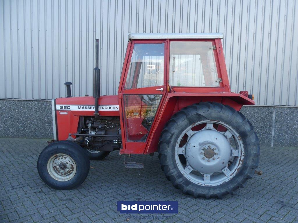 Massey Ferguson 260 with 4226 Hours and powersteering - Tracteur agricole: photos 3 Massey Ferguson 260 with 4226 Hours and powersteering - Tracteur agricole: photos 3