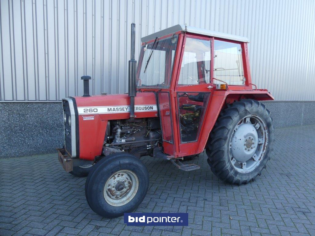 Massey Ferguson 260 with 4226 Hours and powersteering - Tracteur agricole: photos 1 Massey Ferguson 260 with 4226 Hours and powersteering - Tracteur agricole: photos 1