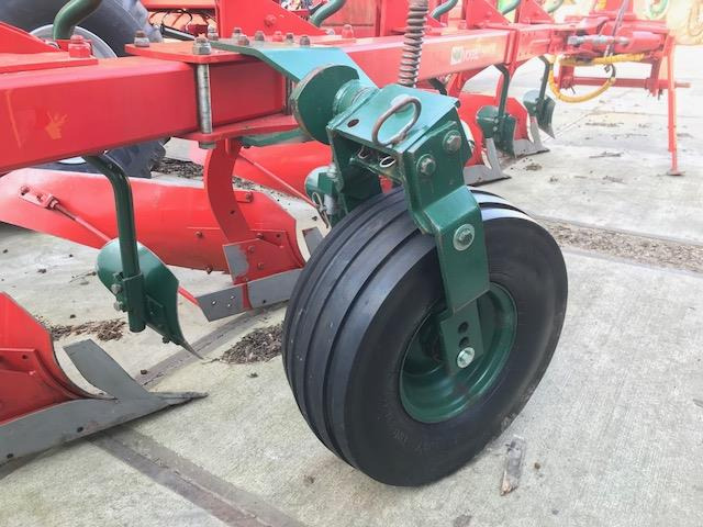 Vogel & Noot 6 schaar wentelploeg - Charrue: photos 4 Vogel & Noot 6 schaar wentelploeg - Charrue: photos 4