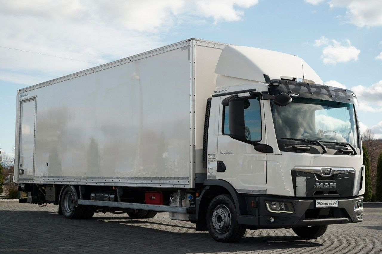 MAN TGL 12.250 / SOLÓWKA / KONTENER 8 M / WINDA / BO — crédit-bail MAN TGL 12.250 / SOLÓWKA / KONTENER 8 M / WINDA / BO: photos 6 MAN TGL 12.250 / SOLÓWKA / KONTENER 8 M / WINDA / BO — crédit-bail MAN TGL 12.250 / SOLÓWKA / KONTENER 8 M / WINDA / BO: photos 6