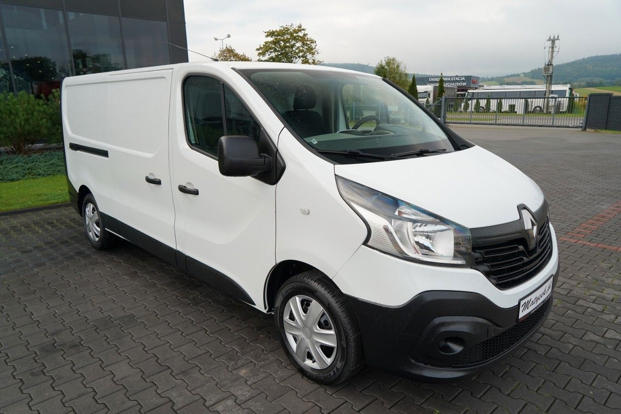 Renault TRAFIC / BLASZAK / ZABUDOWA WARSZTATOWA / MANUA - Fourgonnette: photos 4 Renault TRAFIC / BLASZAK / ZABUDOWA WARSZTATOWA / MANUA - Fourgonnette: photos 4