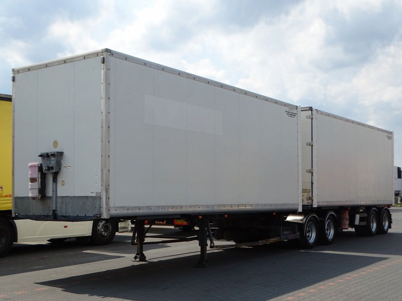 Samro JUMBO VEHICULAR BOX- 7,3 M + 7,3 M/KOFFER TANDEM - Semi-remorque fourgon: photos 1 Samro JUMBO VEHICULAR BOX- 7,3 M + 7,3 M/KOFFER TANDEM - Semi-remorque fourgon: photos 1