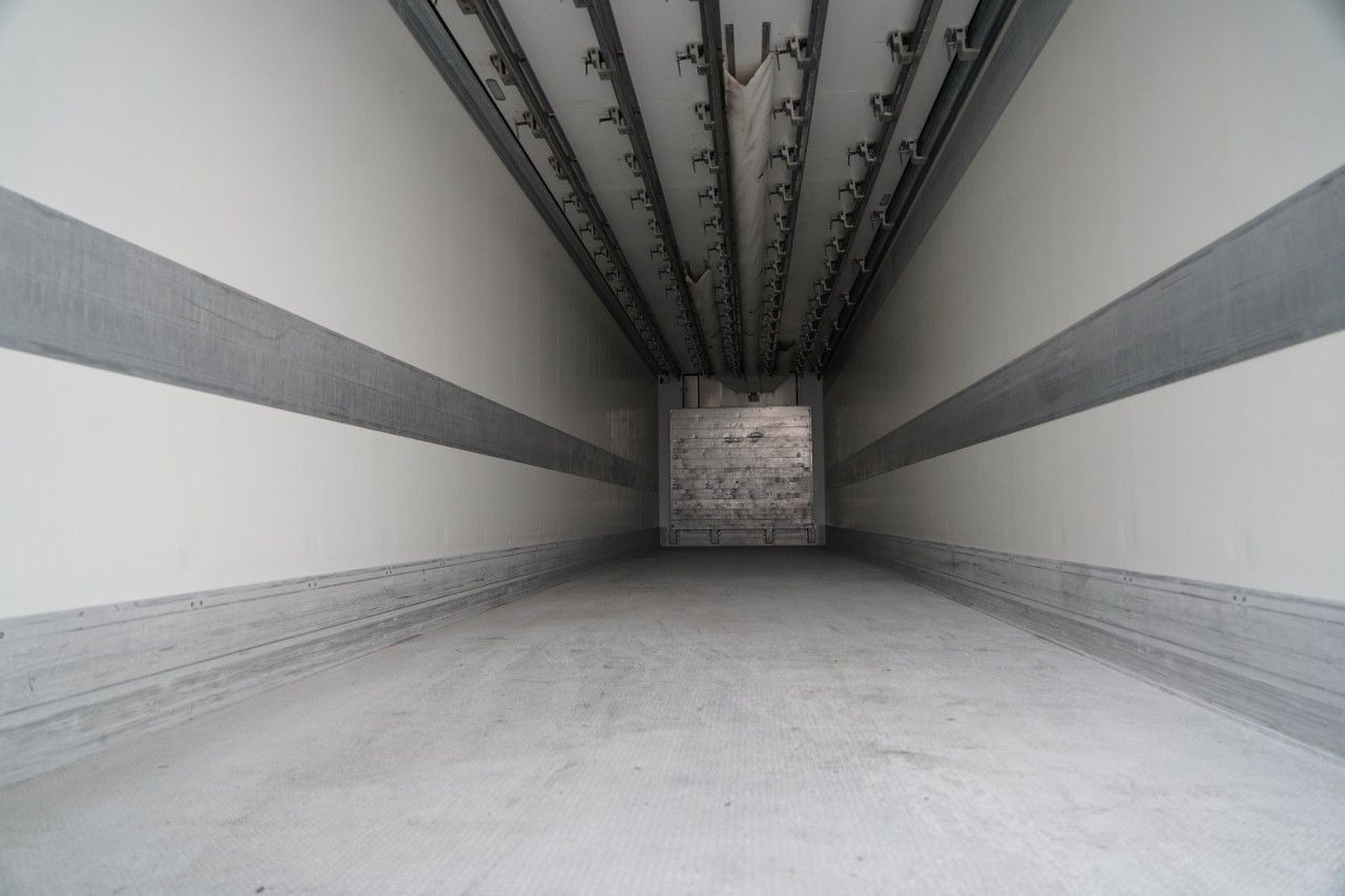 Semi-remorque frigorifique Schmitz Cargobull CHŁODNIA / THERMO KING  / HAKÓWKA / OŚ PODNOSZO: photos 15