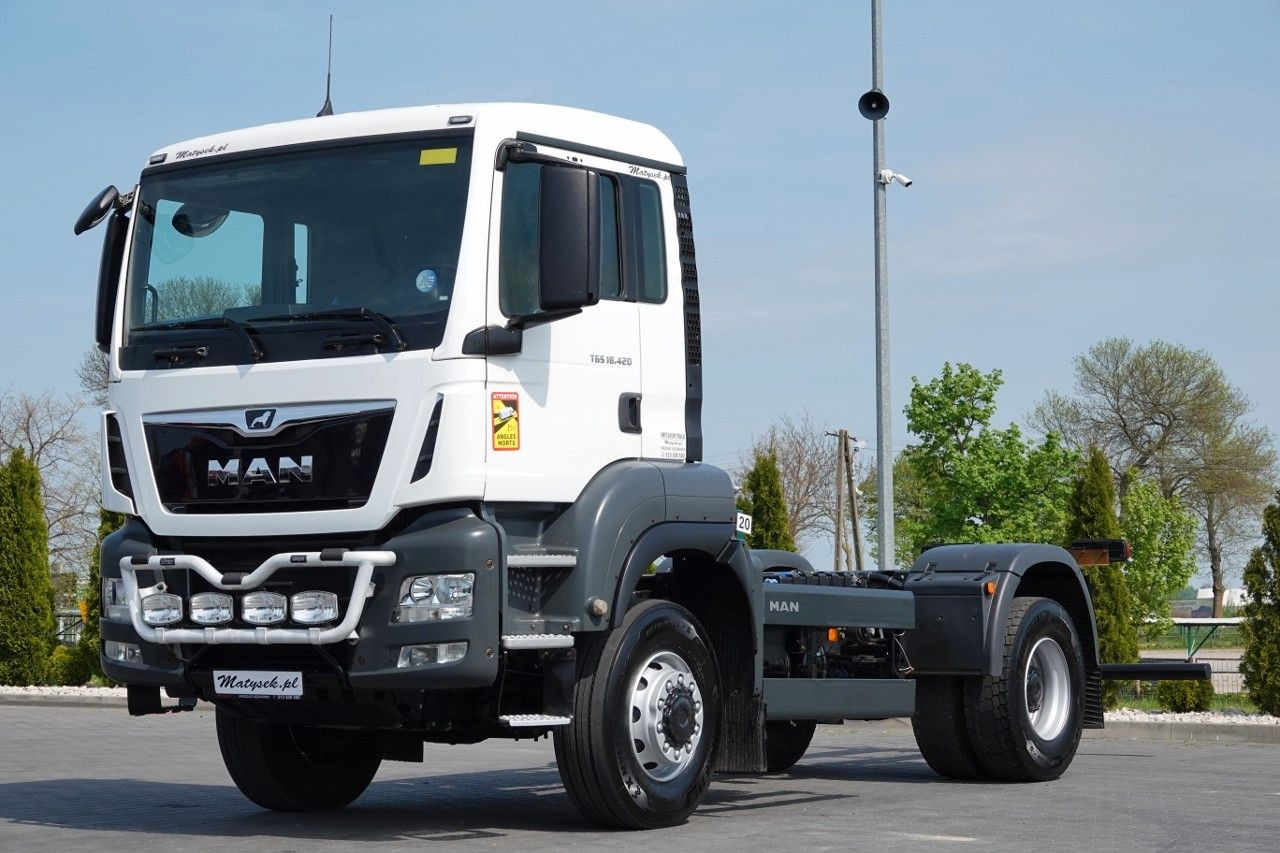 MAN TGS 18.420 / 4X4 / RAMA DŁ. 5,6 M / NAVI / DO Z - Tracteur routier: photos 1 MAN TGS 18.420 / 4X4 / RAMA DŁ. 5,6 M / NAVI / DO Z - Tracteur routier: photos 1