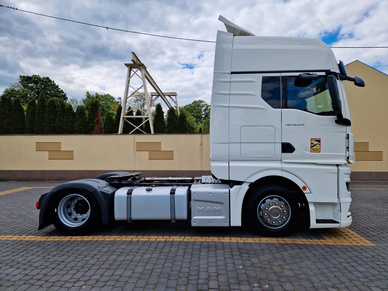 MAN TGX 18.470 / MEGA / XXL / LOWDECK / EURO 6 / - Tracteur routier: photos 3 MAN TGX 18.470 / MEGA / XXL / LOWDECK / EURO 6 / - Tracteur routier: photos 3